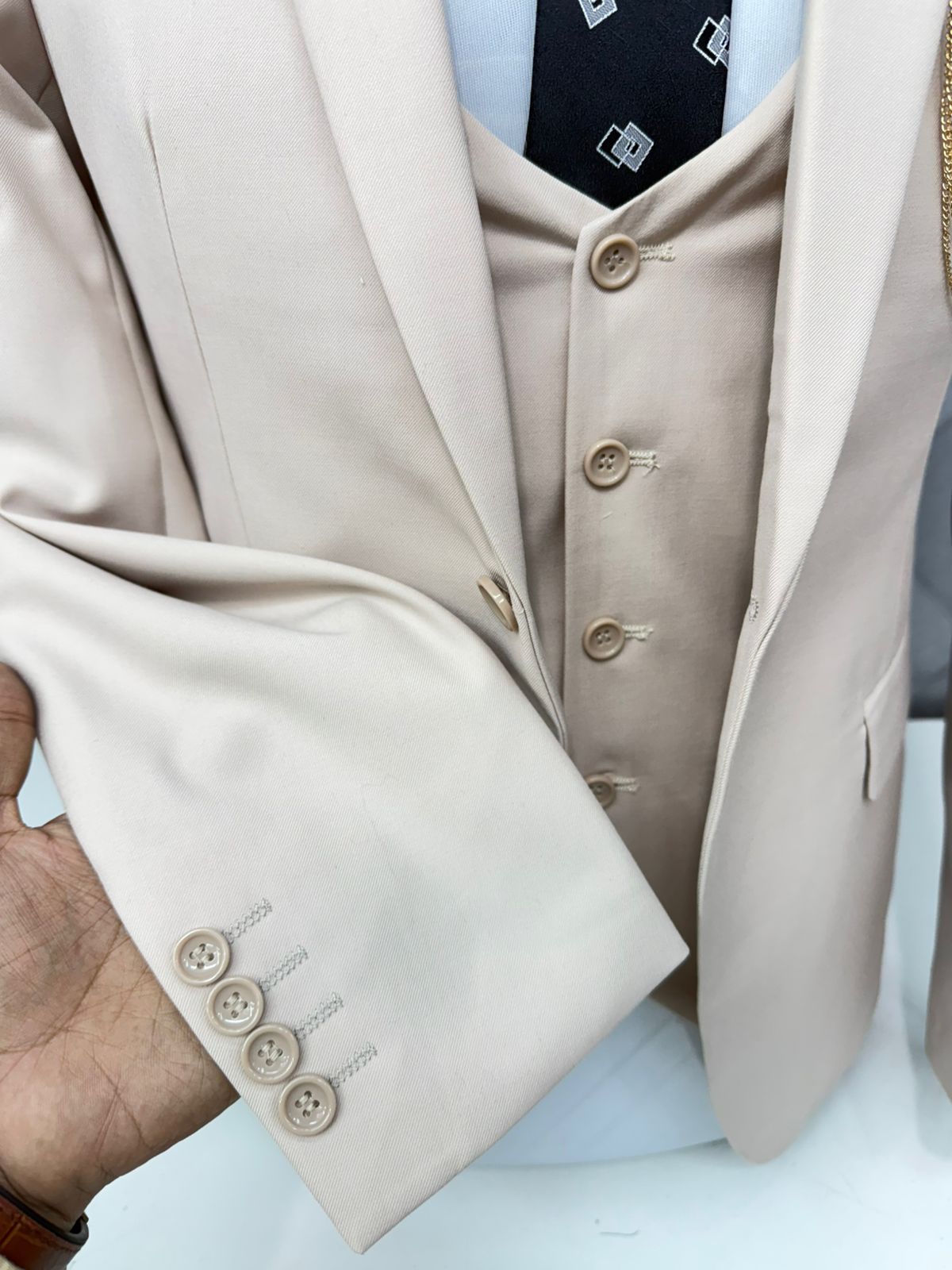 Elegant Three Pieces Suits - Image 2